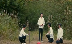 野风湿身的女人