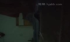 妈妈在楼下看电视，我跑去强上姐姐，姐姐的惨叫声惊动了楼下的妈妈原创