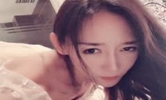 女神被顶的有点受不了