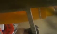 窗外近距离偷.窥隔壁租房在超市上班的小妹mei洗澡这身.材没说的这天然