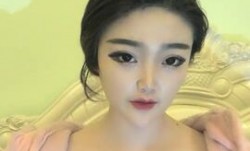短发高gao颜值气质丰满妹mei子自摸扣逼诱惑，揉搓大.奶近距离特写手指插
