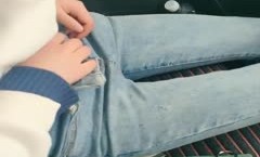 非常有才的男主播冒充抖音主持茶园套路正在摘野菜乳臭未干的高二学妹mei到车上啪.啪，对白非常精.彩