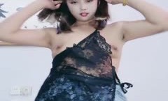 颜值不错的骚/女露脸黑丝激ji情大秀，全程露脸淫语不断道具不停抽[chou]插骚.穴，淫.水好多精.彩刺激听狼.友指挥不要错过