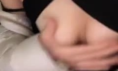 她的小哥哥出差了只能自己在家自[zi]慰玩跳弹好想被大鸡.巴干