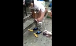 大庭广众直接就把孩子生出来了
