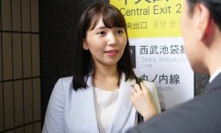 [4K]AKDL-213 巨.乳妻不倫 出張と嘘をついて接吻不倫旅行に出掛ける妻 美丘さとみ