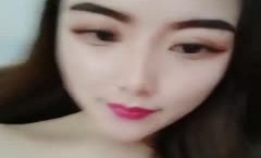 颜值不错红唇长发妹mei子肉肉身.材自[zi]慰，毛毛浓密全裸掰穴炮.击快速抽[chou]插，尿尿呻吟娇喘诱人