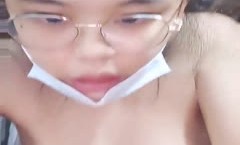 ✿寝室春情✿ 眼镜妹mei在宿舍偷偷自[zi]慰大气不敢喘 强忍小[xiao]穴剧烈快.感太🅼𝕚𝕤𝕤𝔸𝕍爽shuang了 生怕被室友发现跑进浴室高潮喷汁