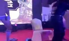 独家曝光·体会被肌肉男骑上热舞
