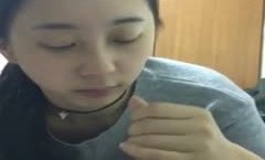 《重磅⭐隐私曝光》渣男分手后报复流出清.纯眼镜学生妹mei不健康露脸自.拍XXX𝓜𝕚𝕤𝕤𝔸𝕍吹箫、打炮.、紫薇，呻吟声很有特点骚母狗就这样炼成的(3)