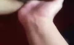 骚妇被𝓜操cao的受不了了后面扣逼