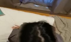 欲求不满的母狗，戴上鼻钩和口枷，一边被艹一边使劲抓自己的胸_0