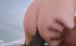 最新上市！【欧美高清】身.材苗条的娇小妹mei子背着男友刺激品尝大鸡.巴猛力插入