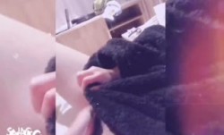 台湾SWAG娇小大学生新片推荐！『ginanana』圣诞节娇小女生与男闺蜜太会扭吐精融化男闺蜜直接受不了