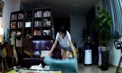 19年3月破解家庭网络摄像头偷.拍貌似年轻媳妇趁着家里没有其他