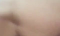 我开车，朋友和妞在后座啪.啪啪